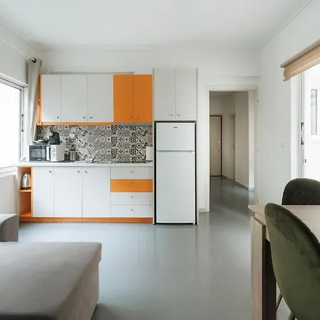 Spacious Featuring A Private Terrace Apartamento Atenas