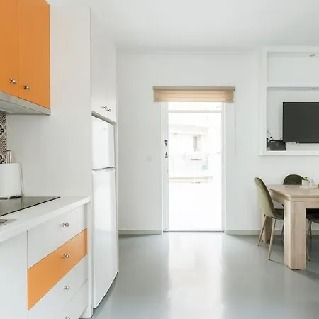 Spacious Featuring A Private Terrace Apartamento Atenas